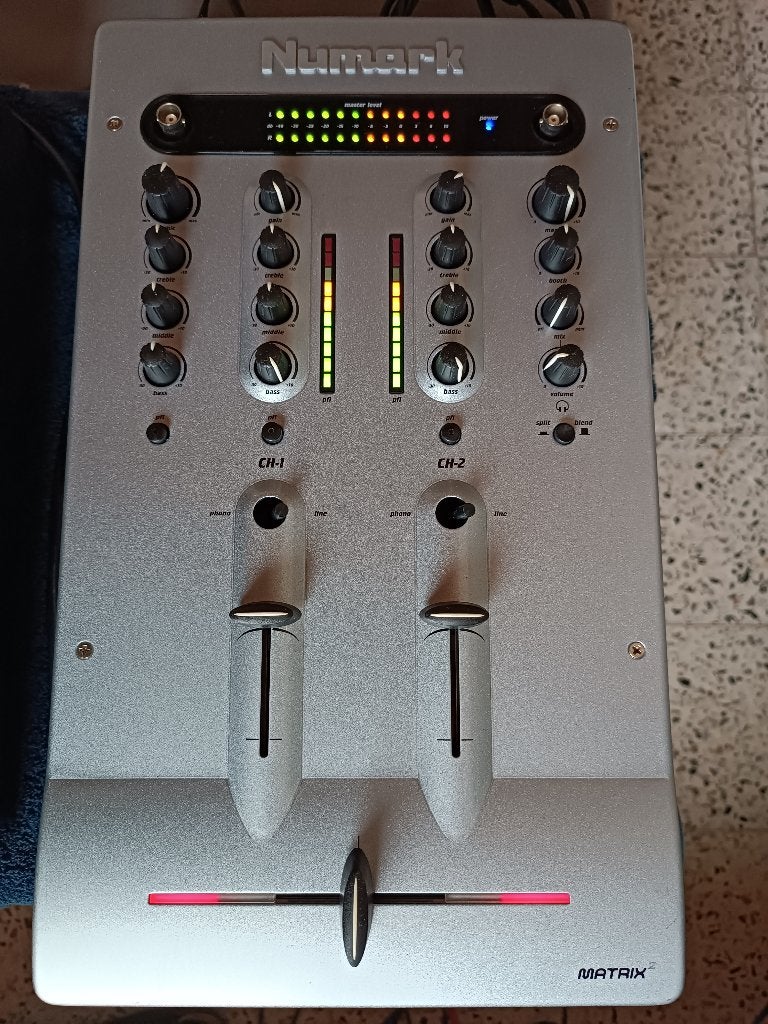 Numark Matrix 2 - Mengpaneel Mixer - Dj - Hifi - Disc jockey, Audio, Tv en Foto, Ophalen of Verzenden, Gebruikt, Audio