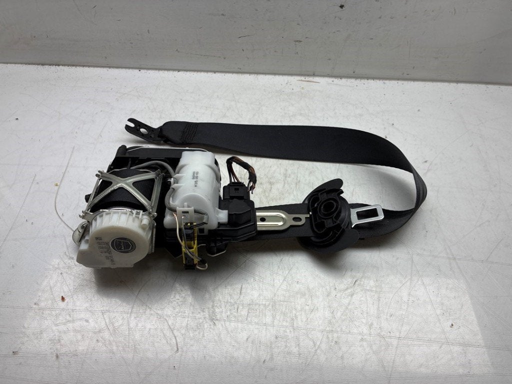 CEINTURE DE SECURITE AVANT DROIT Volkswagen Golf VII (AUA), Volkswagen, Volkswagen AG, Utilisé, Kundenbetreuung@volkswagen.de