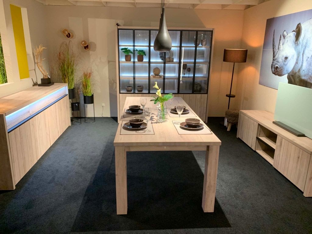 Lucca Vitrinekast met LED-verlichting – Zo goed als nieuw, Huis en Inrichting, Kasten | Vitrinekasten, Ophalen, Met deur(en), 200 cm of meer