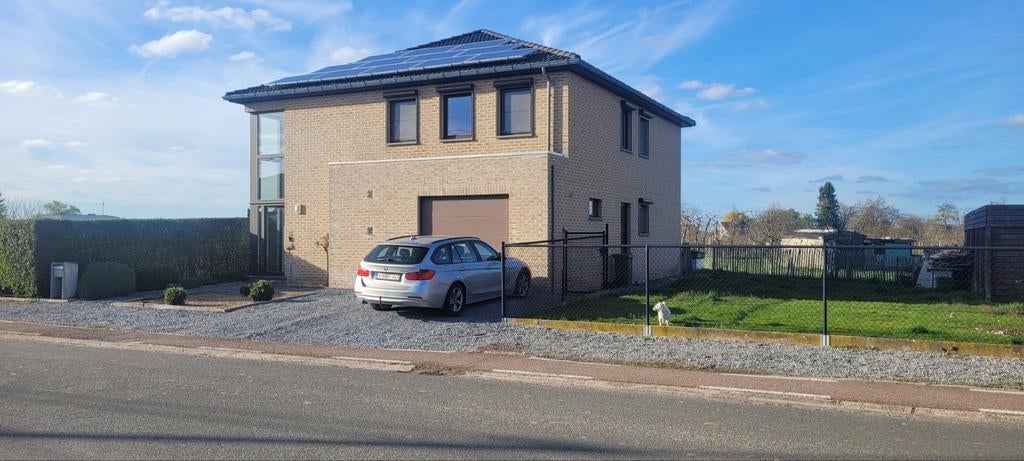 Villa te koop 248 m2, 4 slaapkamers, 12,3 are.