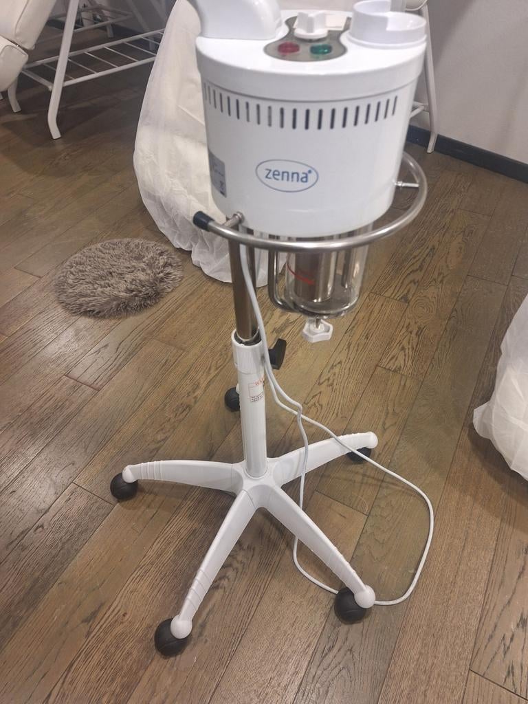 Vapozone / Gezichtsstomer Zenna – professioneel – €45, Enlèvement
