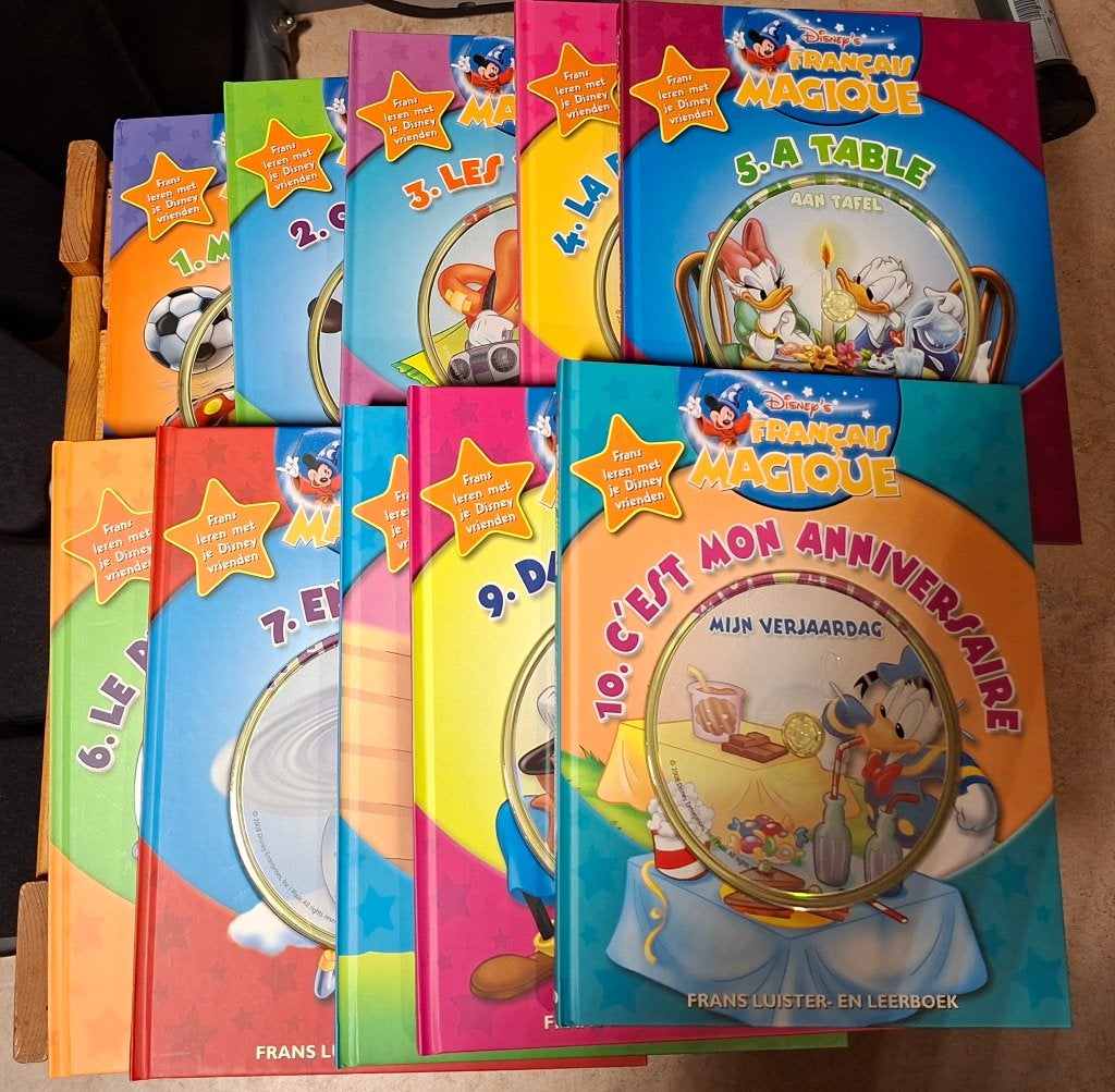 DISNEY'S Français Magique, 10 boekjes met cd voor kinderen, Ophalen, Zo goed als nieuw