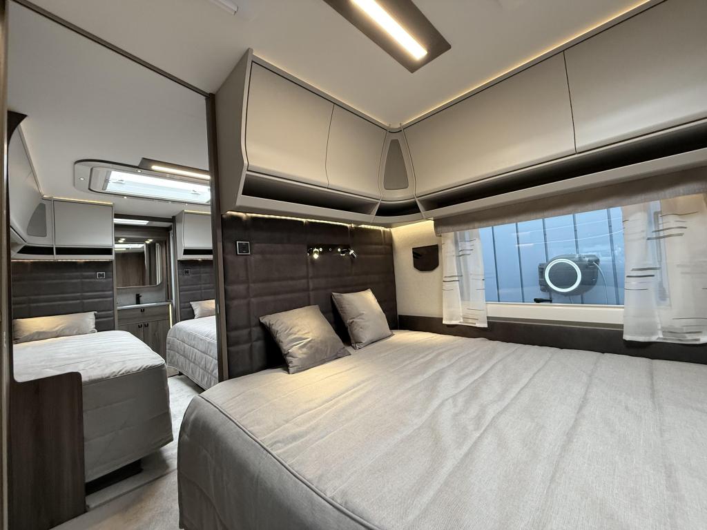 Kabe Imperial 1000 TDL E2/DU, Caravans en Kamperen, Caravans, Schokbreker, Rondzit, Bedrijf, Kabe