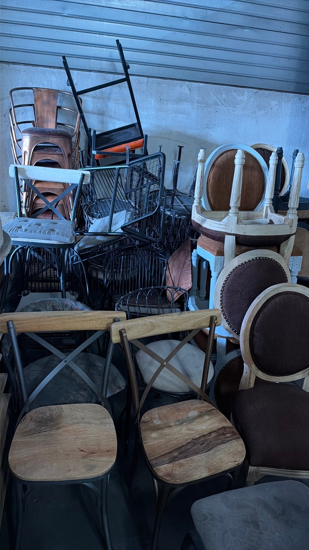 GRATIS STOELEN / METAAL / 50 STOELEN, Ophalen