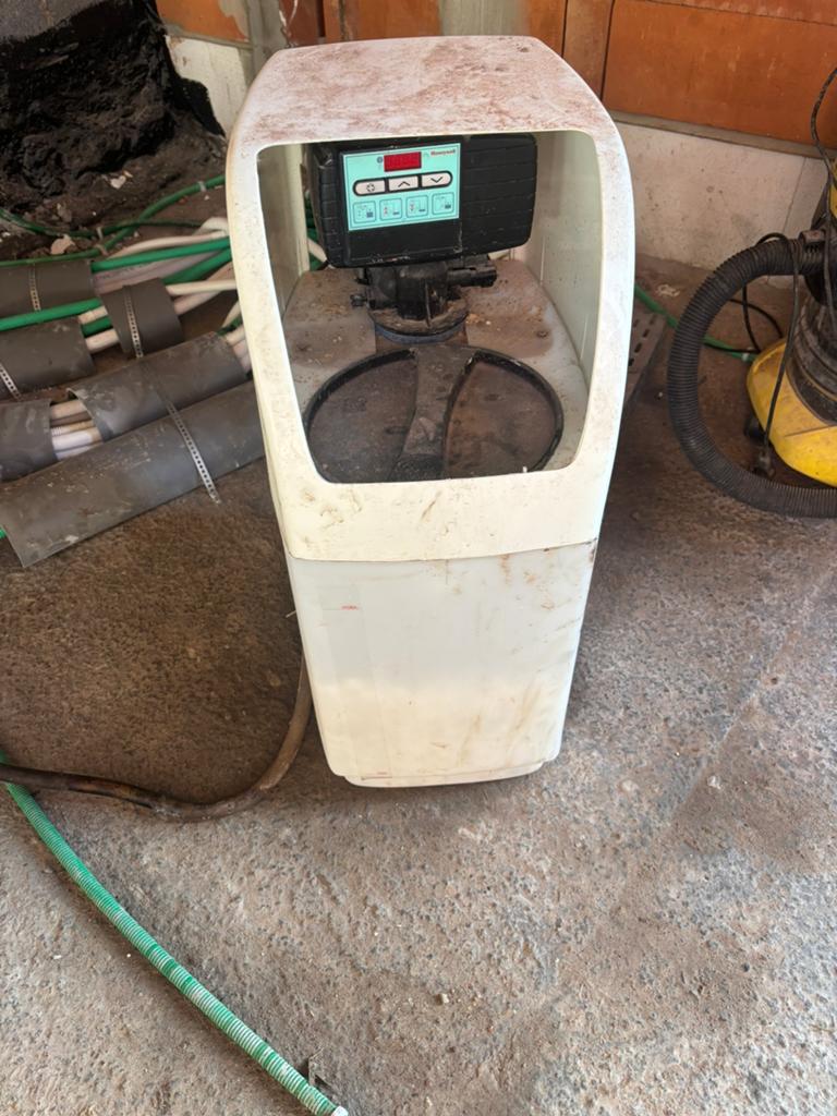 Ontkalker honeywell, Elektronische apparatuur, Waterontharders, Ophalen, Gebruikt, Waterontharder met zout