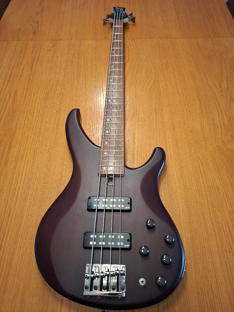 Electric bass Yamaha TRBX504, Muziek en Instrumenten, Snaarinstrumenten | Gitaren | Bas, Ophalen, Gebruikt, Elektrisch