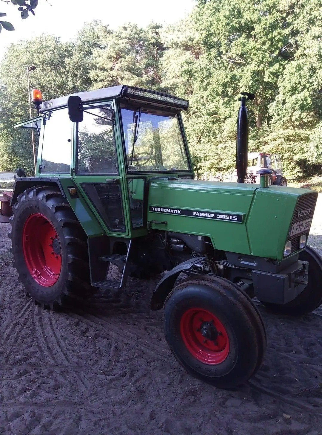 Gezocht:Fendt 305/306/307/308 LS, Articles professionnels, Enlèvement, Fendt