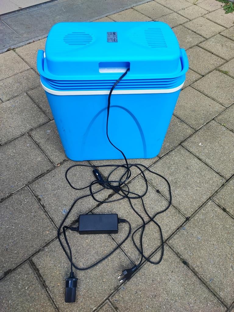Koelbox 12v +adaptor 220v, Ophalen