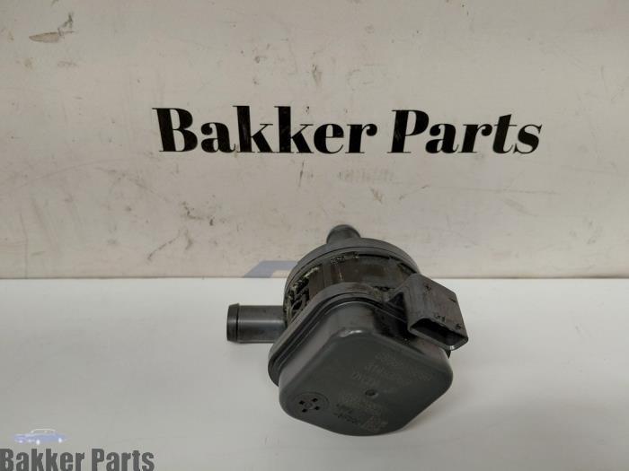 Extra waterpomp van een Volvo V60, Gebruikt, -, -, Volvo