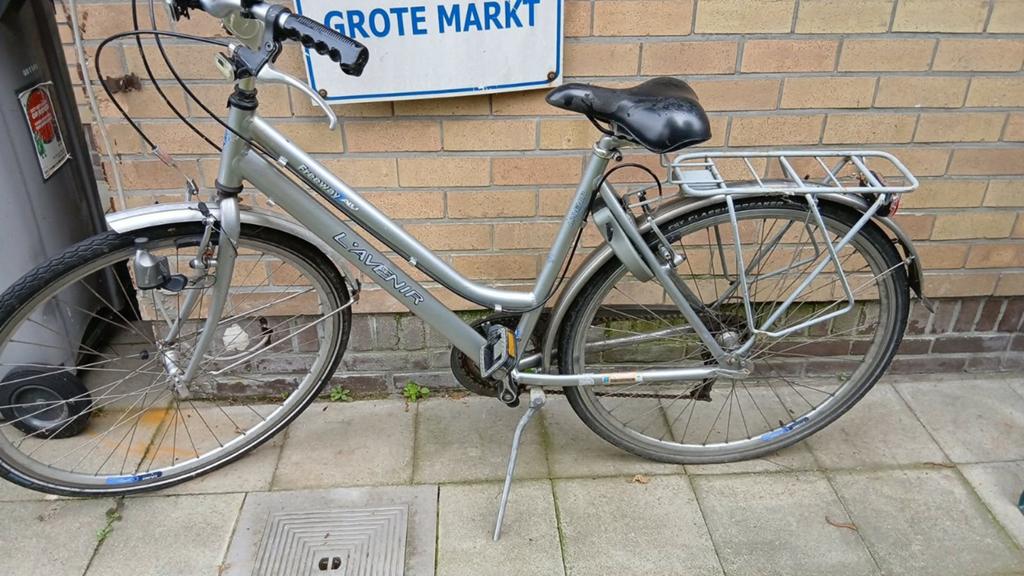 Damesfiets en mountainbike, Ophalen, Zo goed als nieuw
