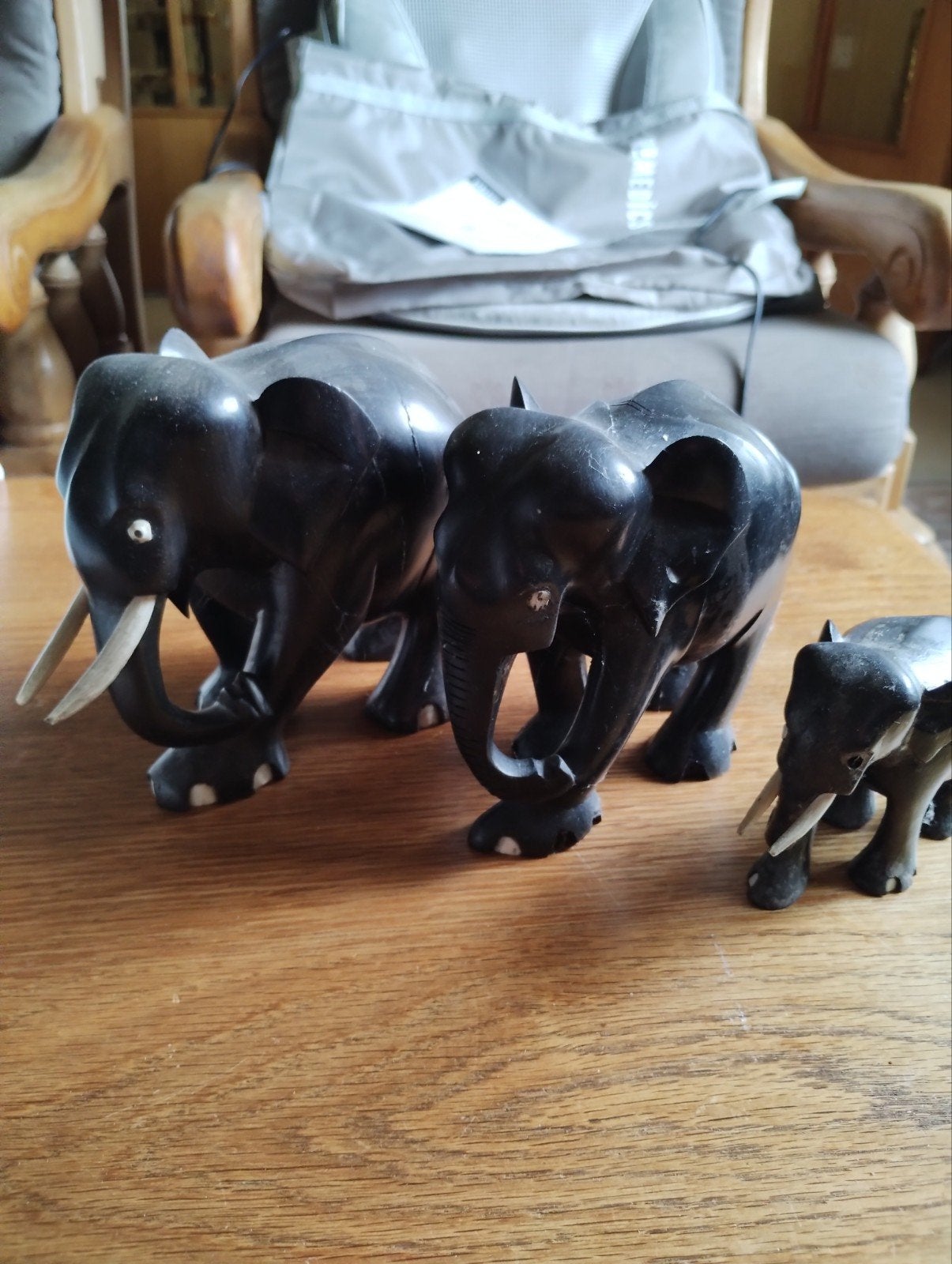 Statuettes du Sri Lanka., Enlèvement