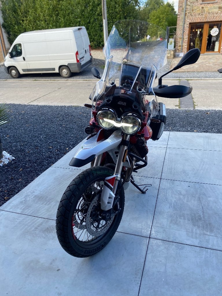 Moto Guzzi V85tt, Traction Control, 2 cilinders, Occasion, Motorrijbewijs A