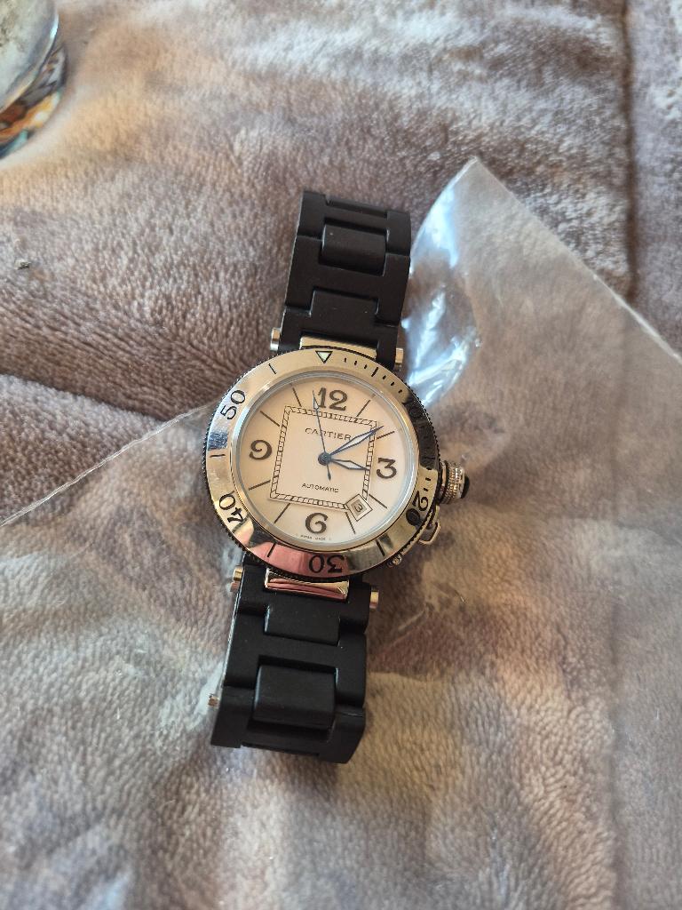 Cartier horloge, Handtassen en Accessoires, Horloges | Heren, Polshorloge, Kunststof, Zo goed als nieuw, Zilver