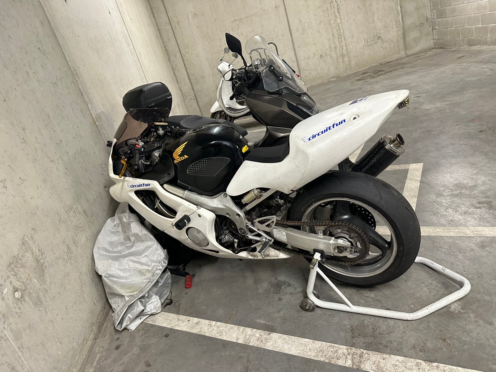 Honda cbr600f 2000 circuit moto, Motoren, 4 cilinders, Motorrijbewijs A, Gebruikt, Super Sport