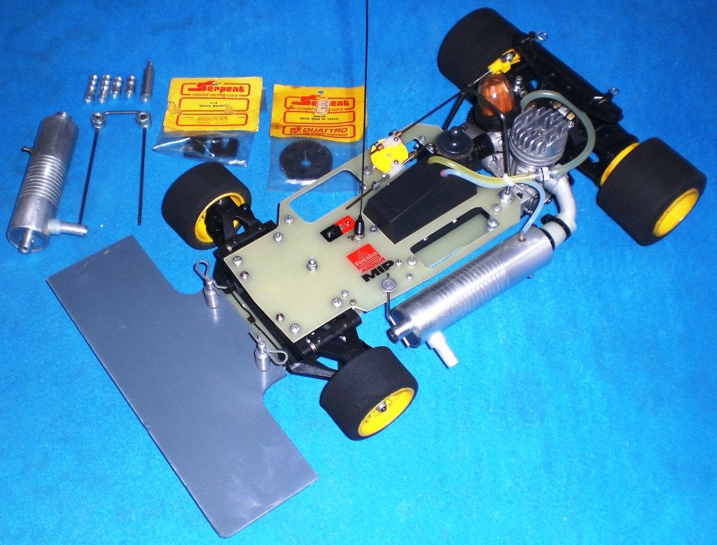 Gezocht oude Serpent Racing RC wagens en/of onderdelen, Hobby en Vrije tijd, Ophalen of Verzenden, Gebruikt