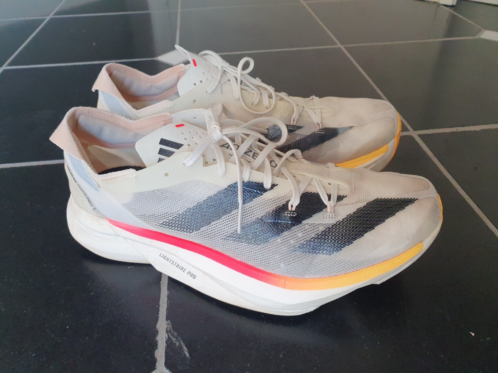 Adidas Adizero Adios Pro 3 (carbon) maat 44, Sport en Fitness, Adidas, Hardloopschoenen, Verzenden, Zo goed als nieuw