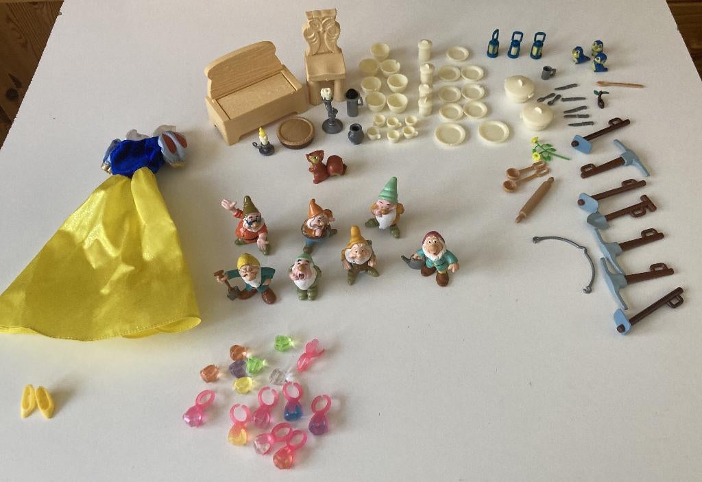 "Les 7 nains Disney" 7 figurines et divers accessoires, Ophalen, Gebruikt