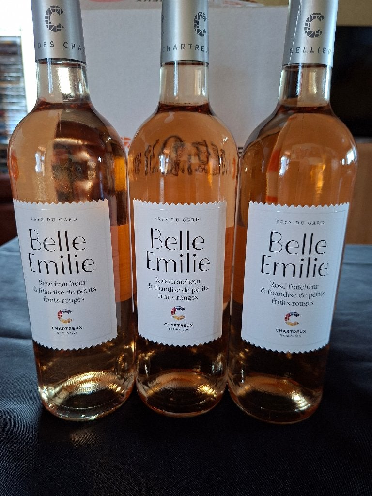 15 Belle Emilie(2 caisses scellées + 3 bout) + 1 Magnun rosé, Ophalen, Nieuw