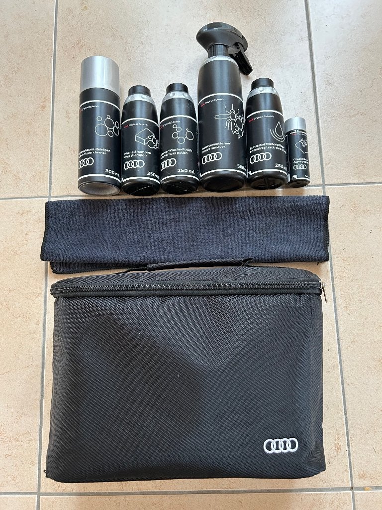 AUDI - Kit de Nettoyage Automobile, Ophalen of Verzenden, Zo goed als nieuw
