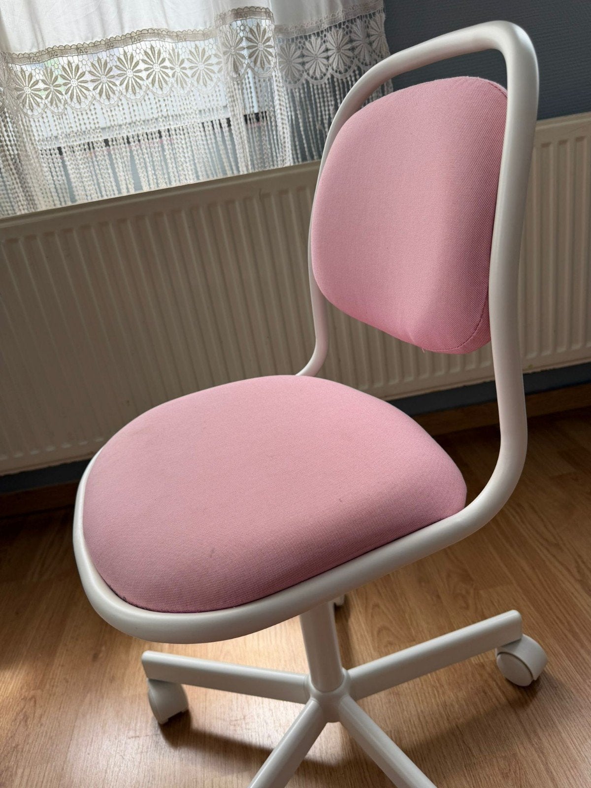 Chaise de bureau rose enfant ikea comme neuve, Enlèvement