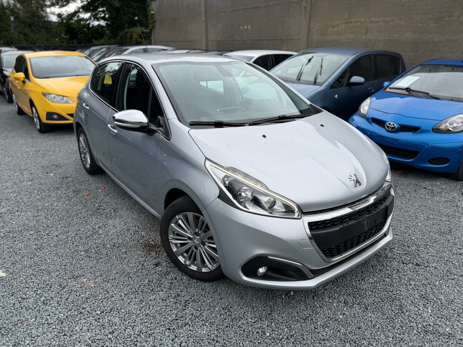 Peugeot 208 1.2 Benzine, garantie - 12 maanden, Stof, 1198 cc, Bedrijf, 5 deurs