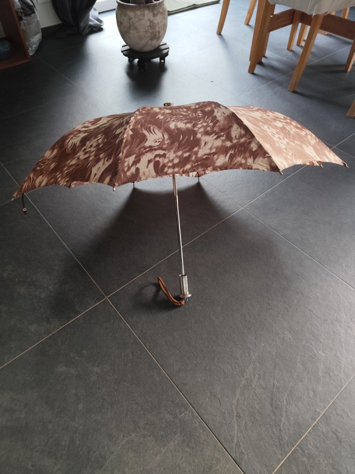 Parapluie vintage chic années 70/80 – Pommeau métal gravé et, Bijoux, Sacs & Beauté, Enlèvement ou Envoi