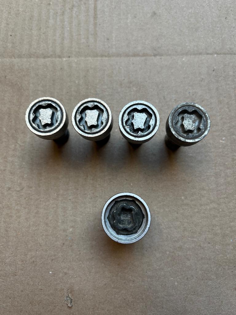 Wielsloten VAG (Octavia / Polo / Golf / Audi / Seat), Auto diversen, Auto-accessoires, Ophalen