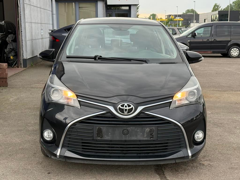 Toyota Yaris 1.3 i 2015 73 kW, Auto's, Toyota, Voorwielaandrijving, Euro 5, Stof, 4 cilinders
