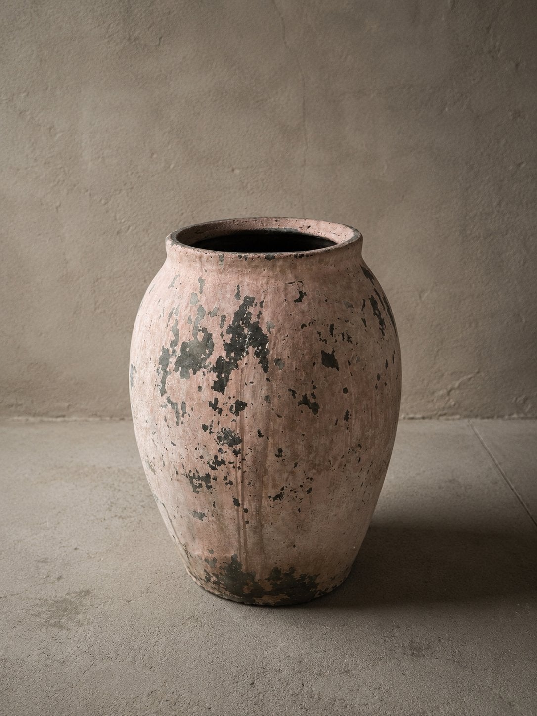 Authentieke terracotta kruik 65cm, Antiquités & Art, Antiquités | Céramique & Poterie, Enlèvement