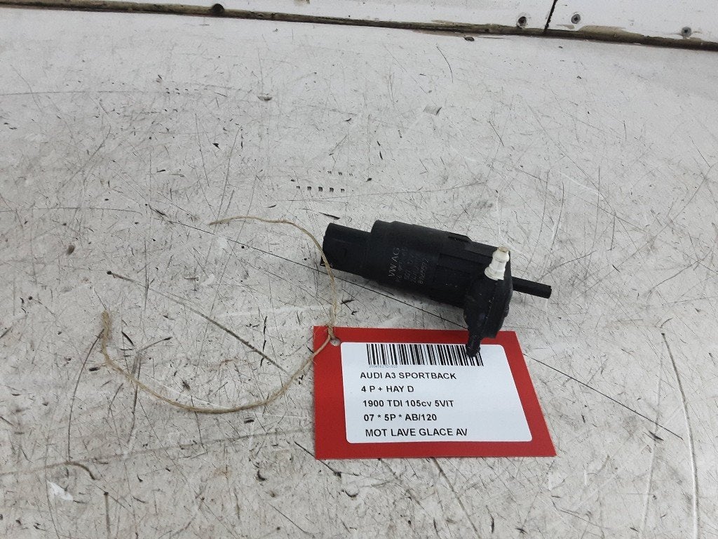 LAVE-GLACE POMPE AVANT Audi A3 Sportback (8PA) (1K6955651), Auto-Union-Straße  1,
85057  Ingolstadt, DE, Info@audi.de, Audi, Utilisé