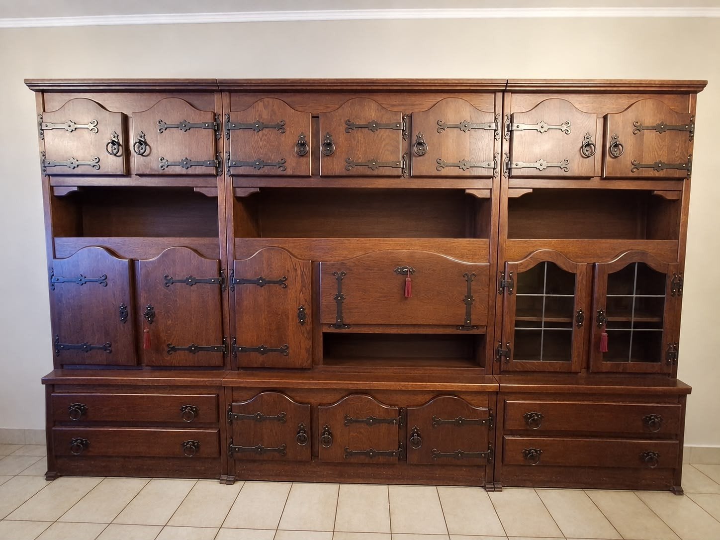 Massief eikenhouten wandkast, Ophalen, Gebruikt