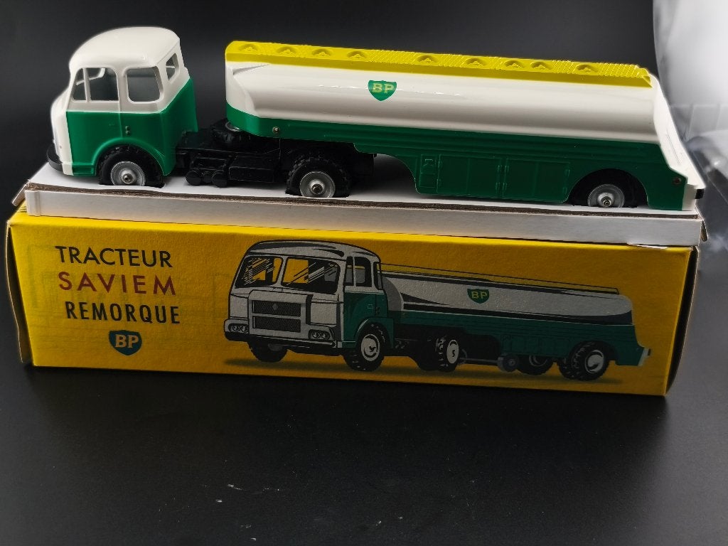 CIJ NOREV (GEEN DINKY) SAVIEM TANKER BP REF 4 71, Ophalen of Verzenden, Nieuw, Bus of Vrachtwagen, Norev