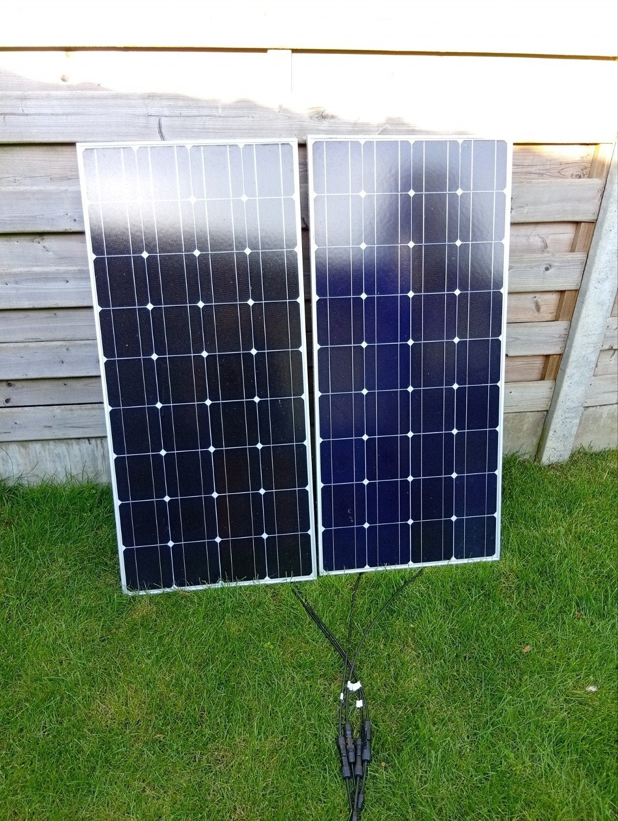 2 zonnepanelen goed voor 170 tot 200w, Doe-het-zelf en Bouw, Ophalen