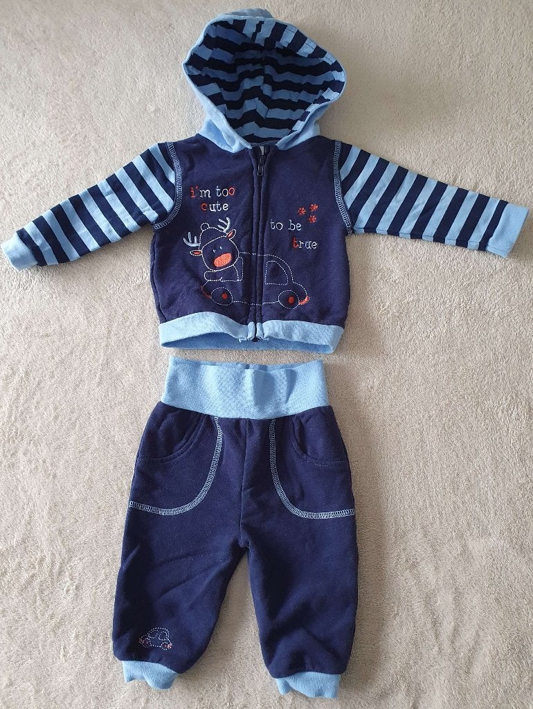 Ensemble t-shirt + gilet capuche + pantalon bleu -T62- NEUF, Enfants & Bébés, Vêtements de bébé | Taille 62, Enlèvement, Neuf