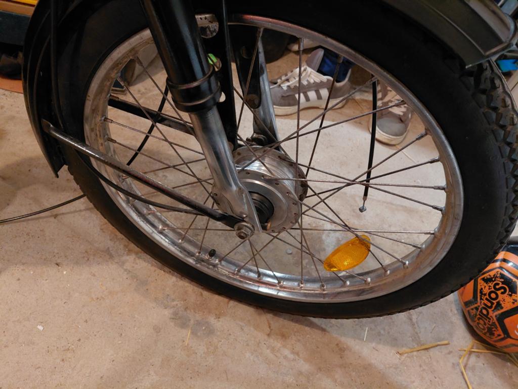 Une paires de jantes a rayon honda camino, Enlèvement