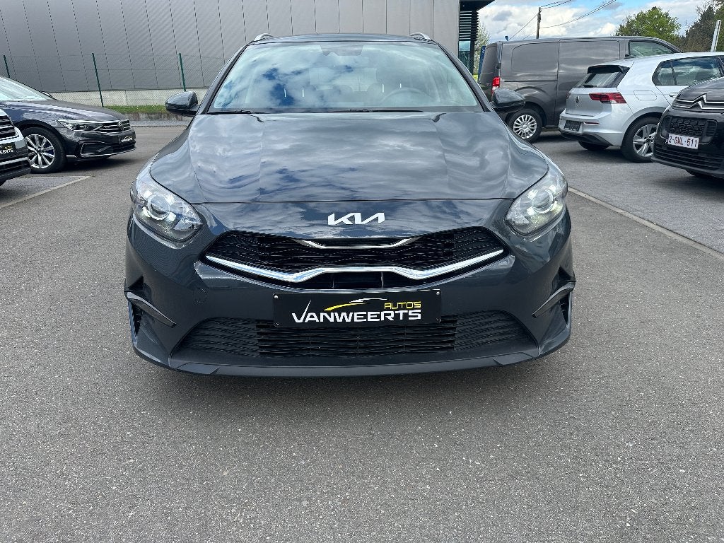 Kia Ceed SW benzine, 11/2023 CARPLAY/ CAMERA, Autos, Kia, 121 g/km, Argent ou Gris, Euro 6, Entreprise