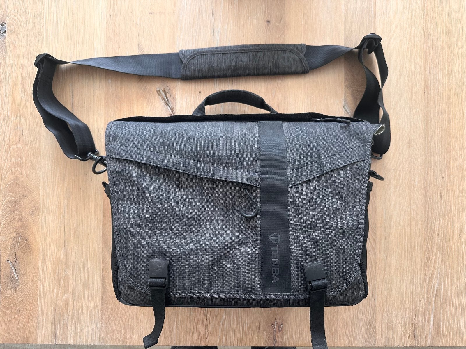 Tenba DNA 13 Messenger cameratas – goede staat, TV, Hi-fi & Vidéo, Photo | Sacs pour appareil, Comme neuf, Enlèvement