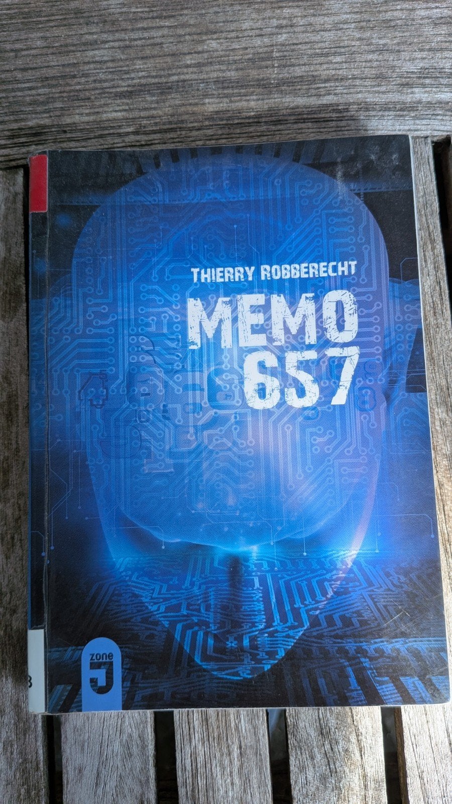 Memo 657, Livres, Enlèvement