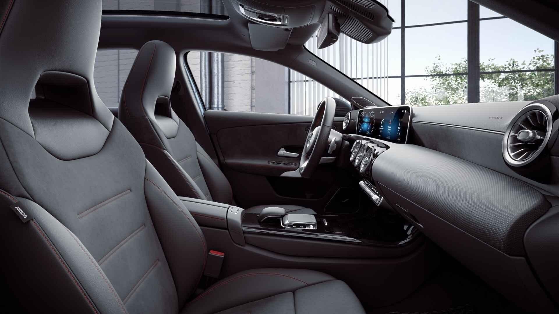 Mercedes-Benz A-klasse 250 Hatchback AMG Line | Panoramisch, Auto's, Mercedes-Benz, Stof, Gebruikt, 4 cilinders, Bedrijf
