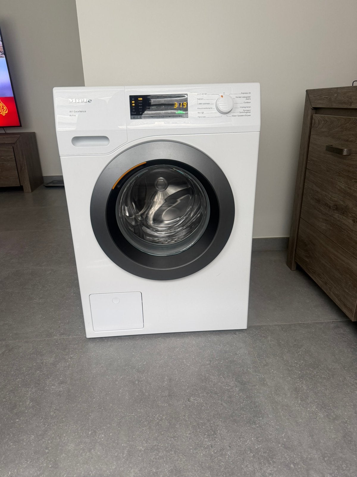 Miele W1 Excellence 8 kg 2 jaar oud in zeer goede staat!, Elektronische apparatuur, Wasmachines, Ophalen, Zo goed als nieuw