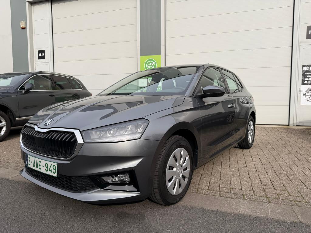 Skoda Fabia Keyless | Airco | Camera | Zetelverwarming, Auto's, Voorwielaandrijving, Stof, Euro 6, Zwart