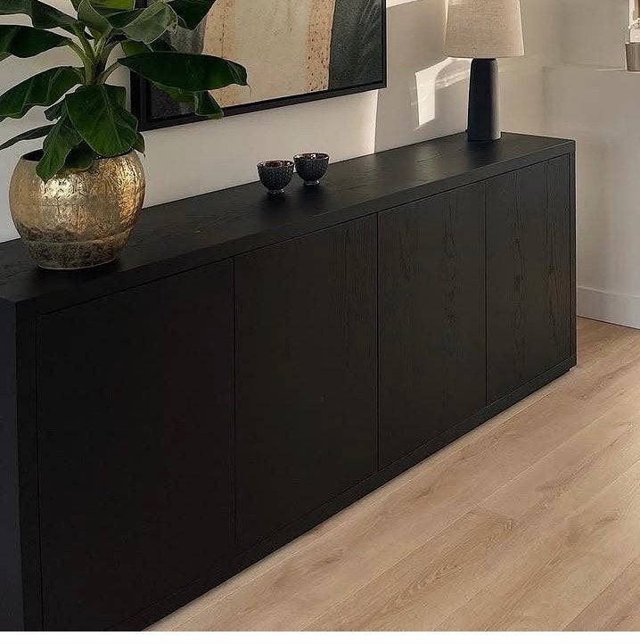 Dressoir Barcelona, Huis en Inrichting, Kasten | Dressoirs, Ophalen, Met deur(en), Eikenhout, Zo goed als nieuw