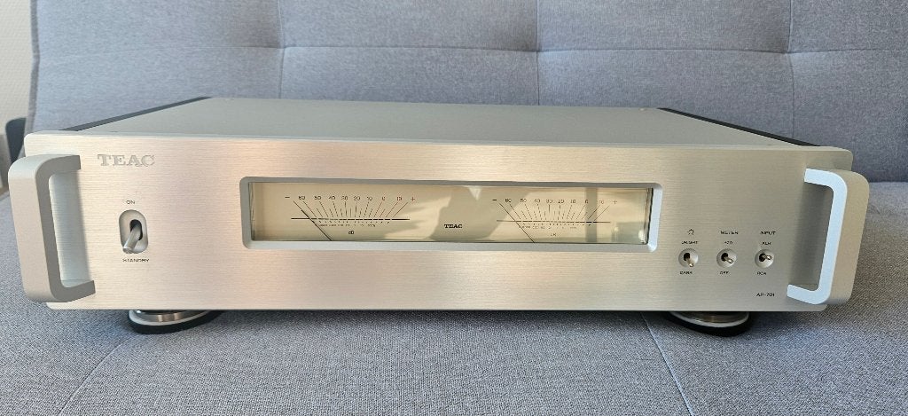 TEAC AP-701 Stereo Power Amplifier (Like New), Autres marques, Enlèvement ou Envoi, Comme neuf, Stéréo