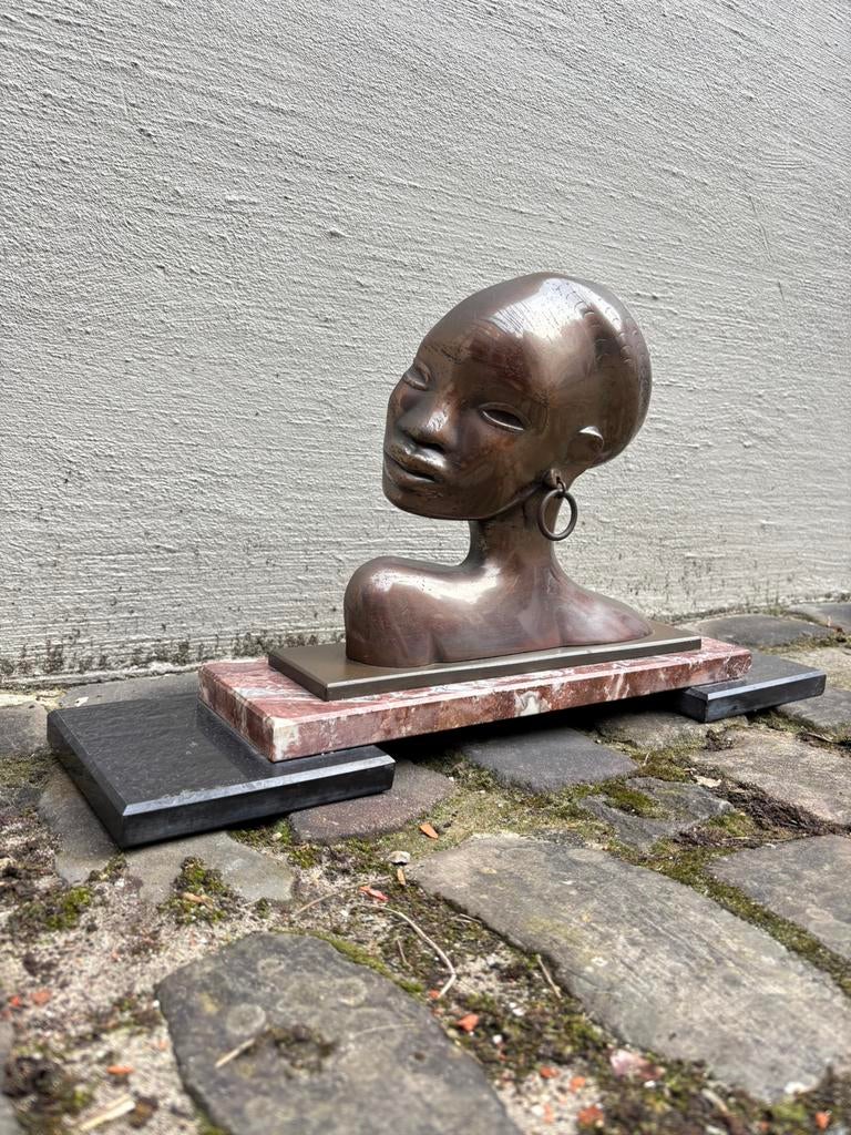 Buste en bronze d'une femme africaine par Karl Hagenauer, Antiquités & Art, Enlèvement ou Envoi, Art deco, Buste, Brons