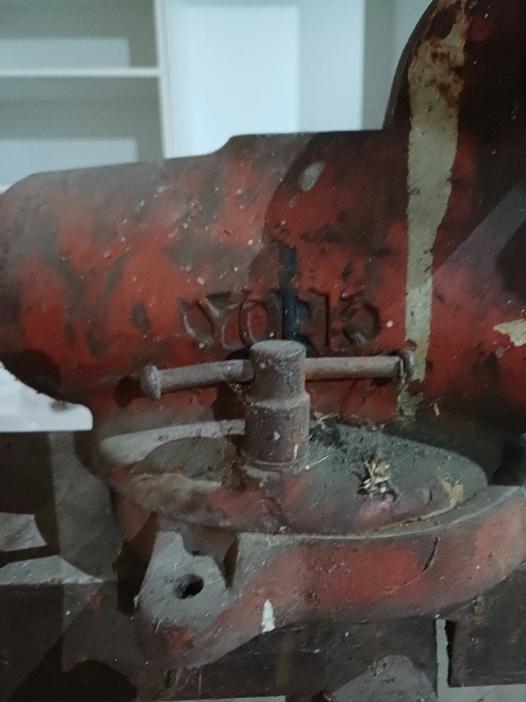 Établi d’atelier ancien avec grand étau en fonte, Bricolage & Construction, Enlèvement, Utilisé, Étau