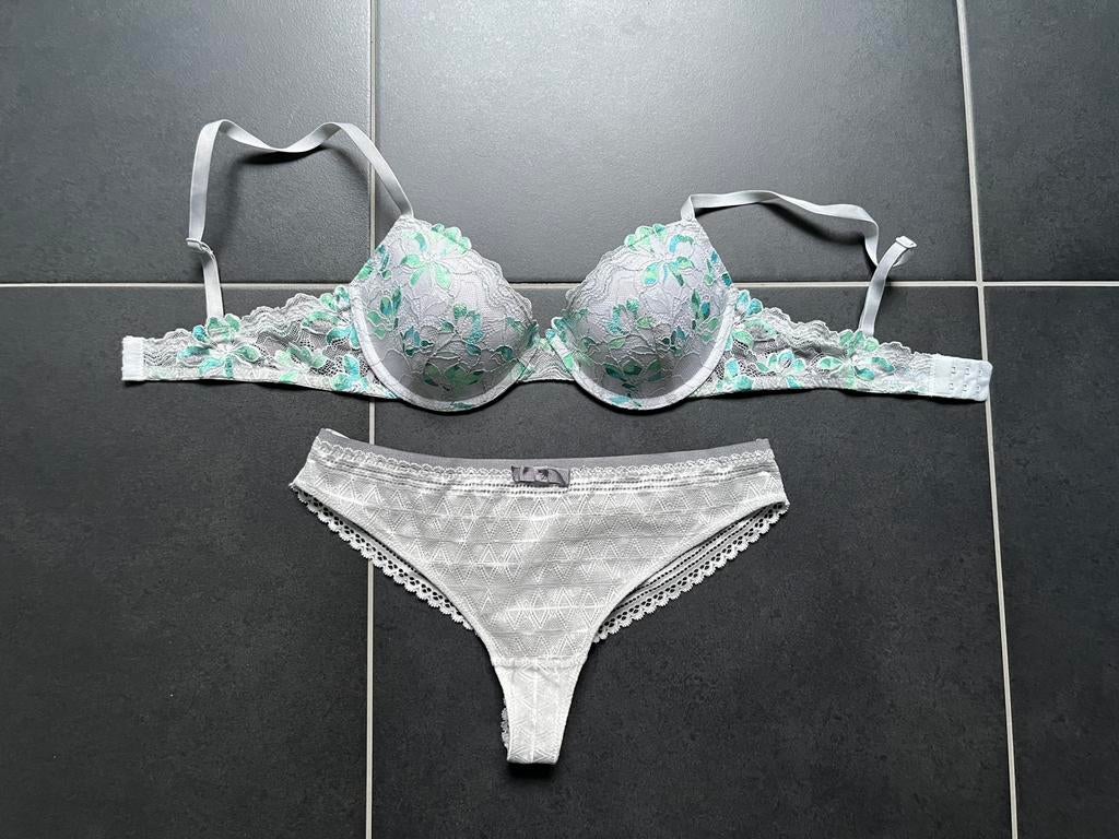 Set BH 85B & slip M, Ophalen of Verzenden, Wit, Setje