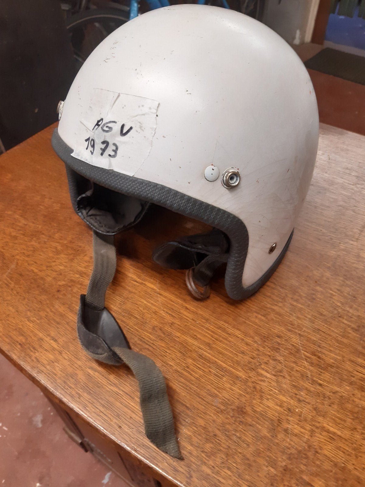 AGV helm van 1973, Ophalen, Gebruikt