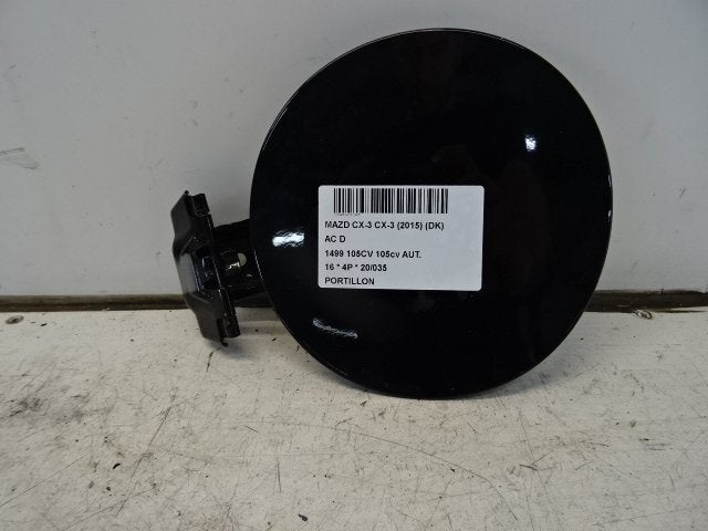 TRAPPE D'ESSENCE Mazda CX-3 (DJ / DK) (01-2015/01-2018), Hitdorfer Straße 73
51371  Leverkusen, DE, Mazda, Utilisé, Info@mazda.de