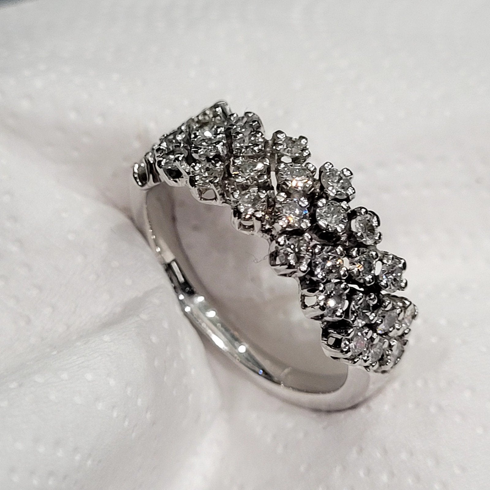 18 karaat witgoud Diamonds ring, Handtassen en Accessoires, Ringen, Ophalen, Wit, Zo goed als nieuw, Met edelsteen