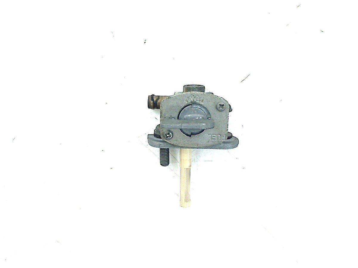 ROBINET DE CARBURANT Yamaha, Dhr. S. di Majo, Utilisé, Info@cama-motorparts.nl, P.J. Troelstraweg 8 8
3144 CX  MAASSLUIS, NL